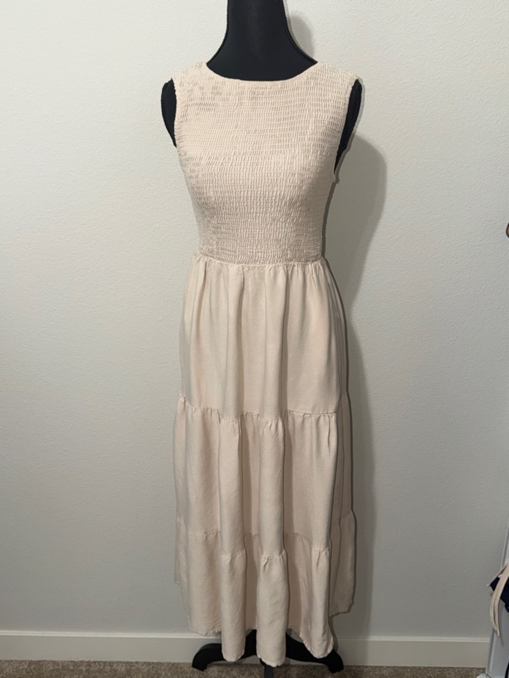 Sleeveless Cream Smocked Maxi Dress - Unbranded
